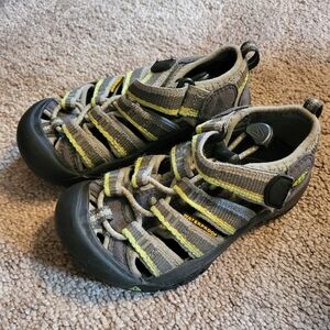 Keen water shoe sandal toddler size 8